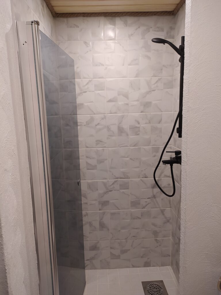Plaatimistööd​ Saaremaa